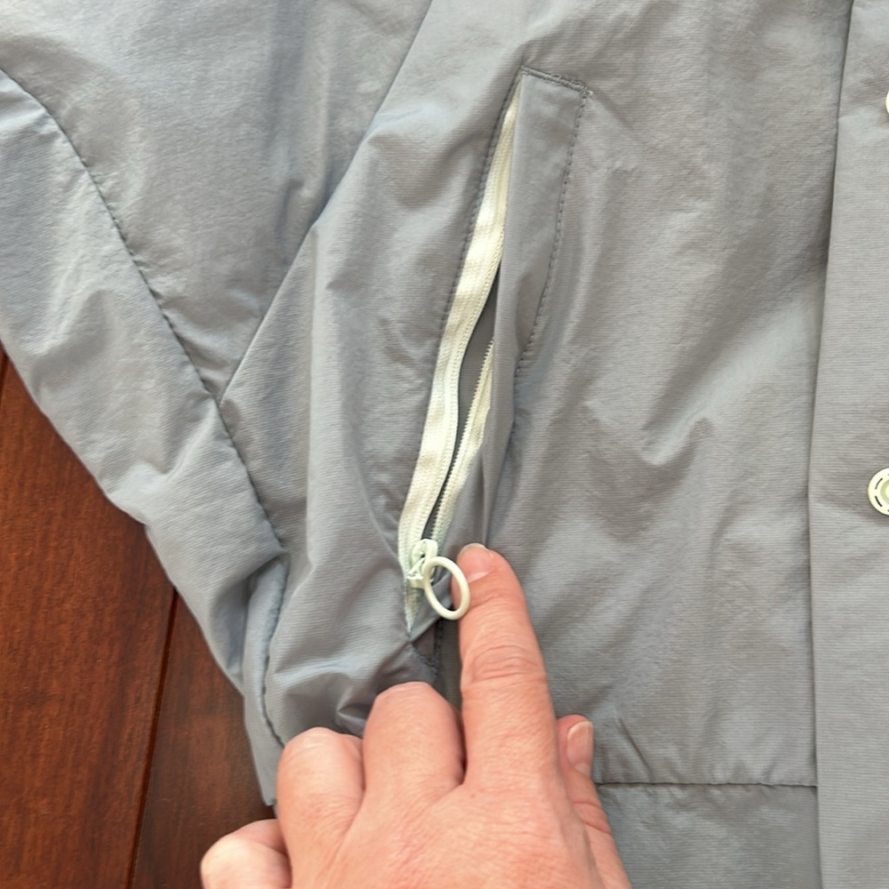 Fabletics Halle Cropped Hooded Jacket In Raincloud/Cool Mint - Picture 8 of 9